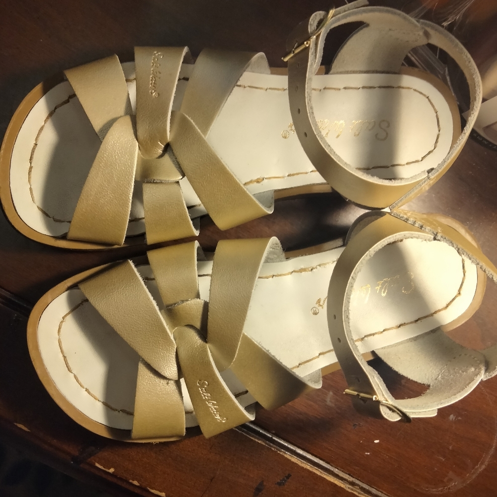 Saltwater sandals